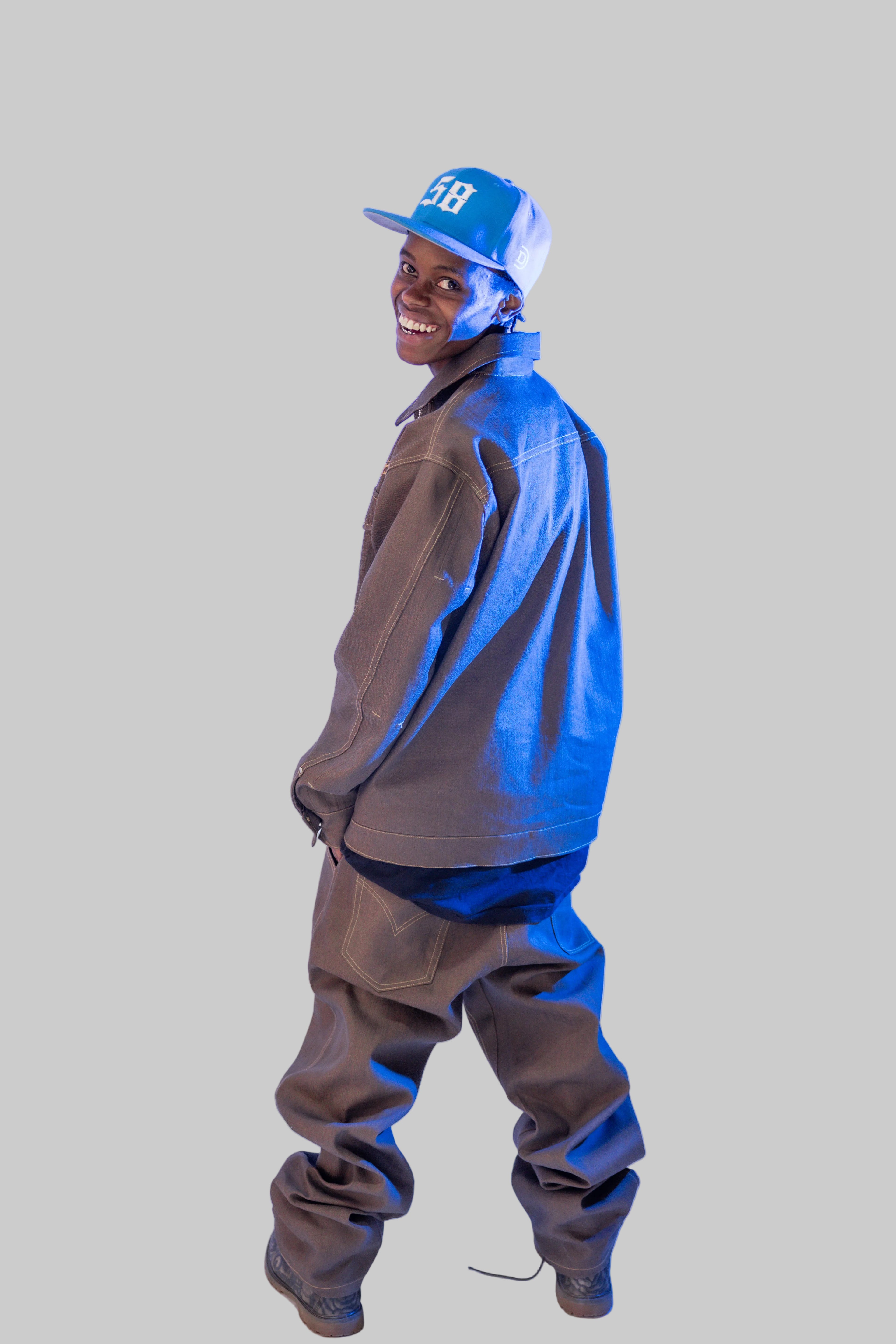 Full brown b.unit gear
